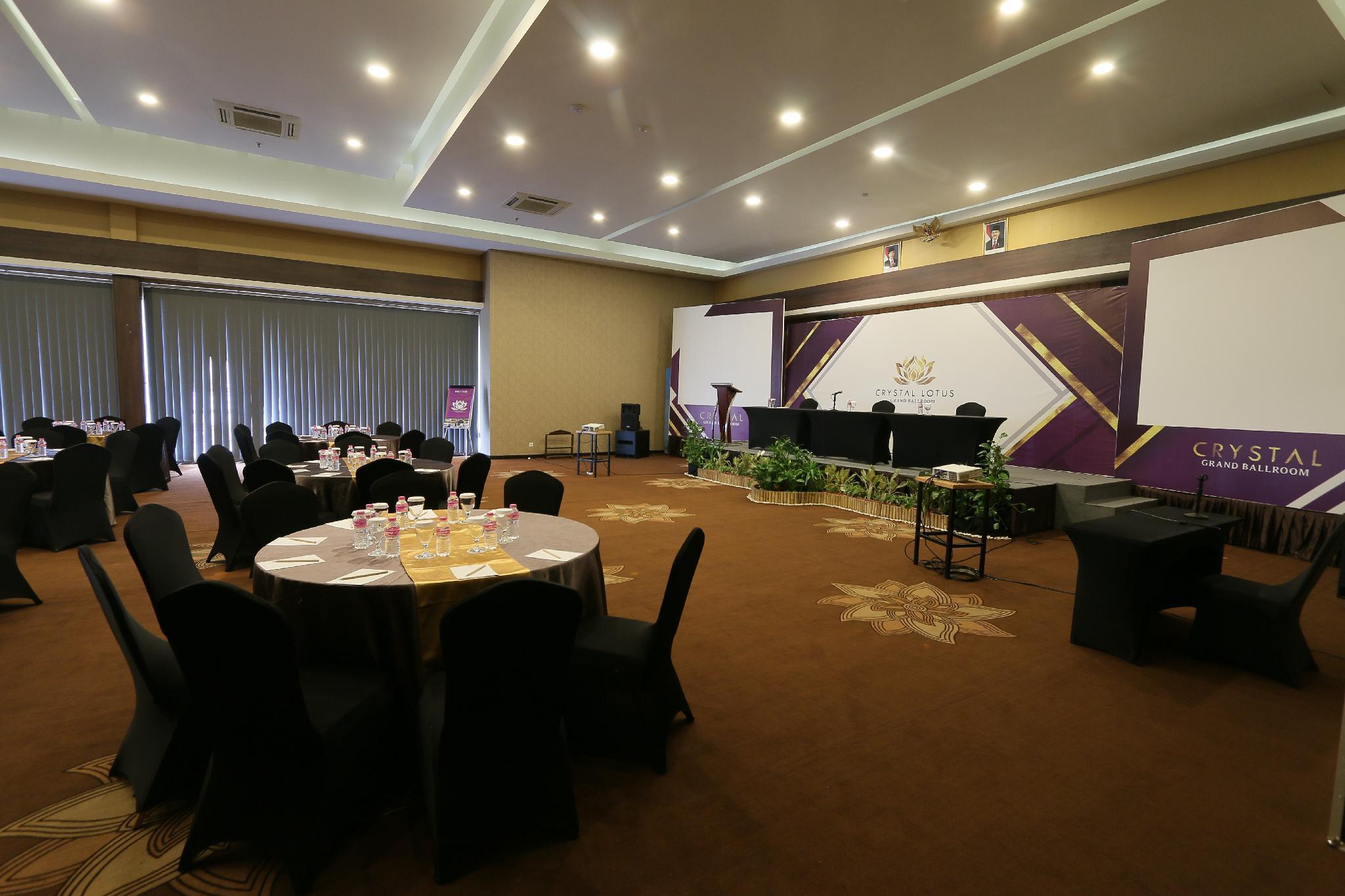 Crystal Lotus Hotel Yogyakarta Melati Exterior foto
