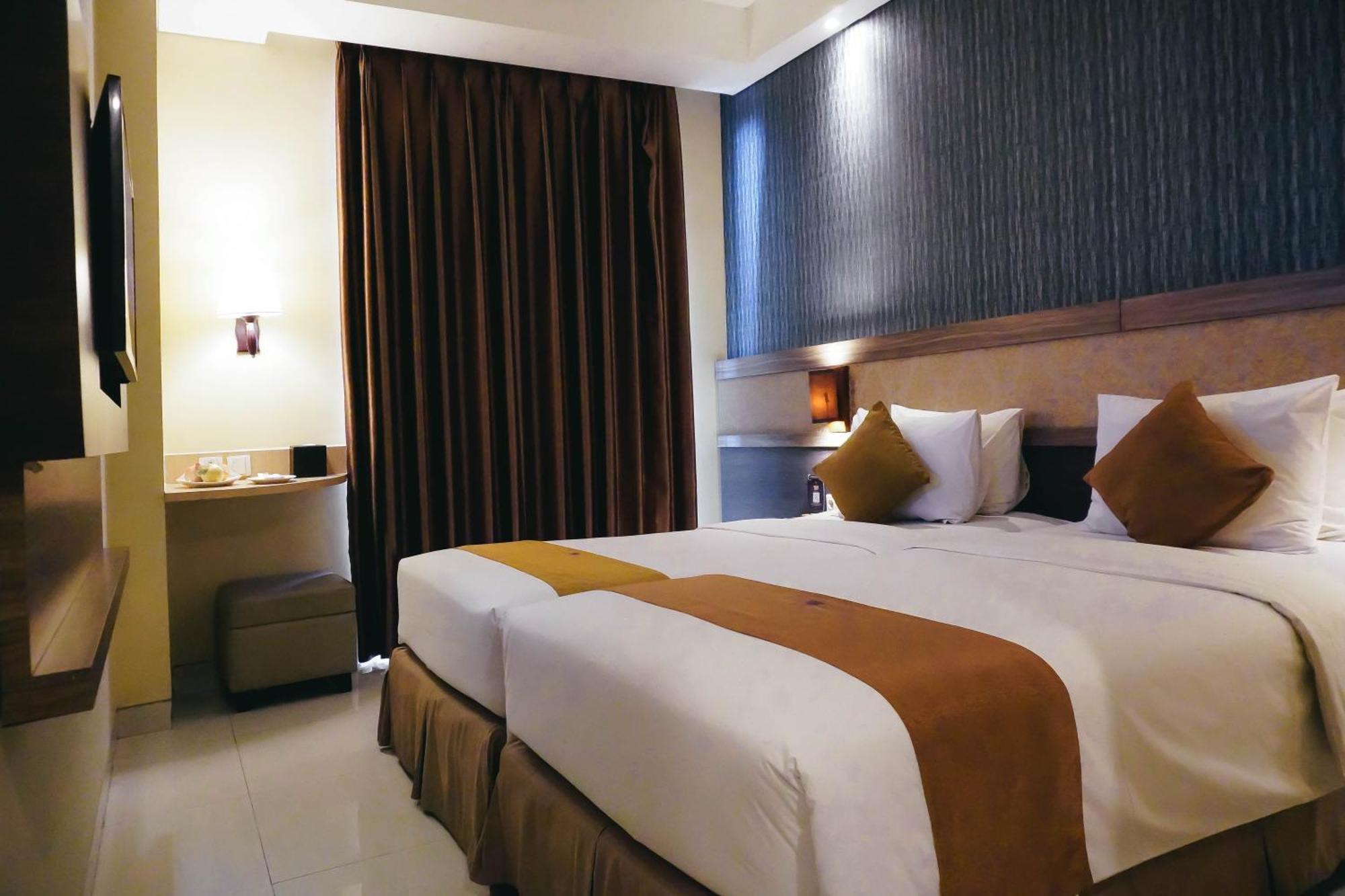 Crystal Lotus Hotel Yogyakarta Melati Exterior foto