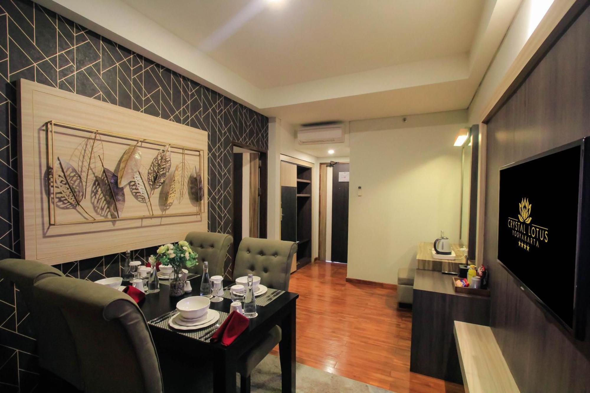 Crystal Lotus Hotel Yogyakarta Melati Exterior foto