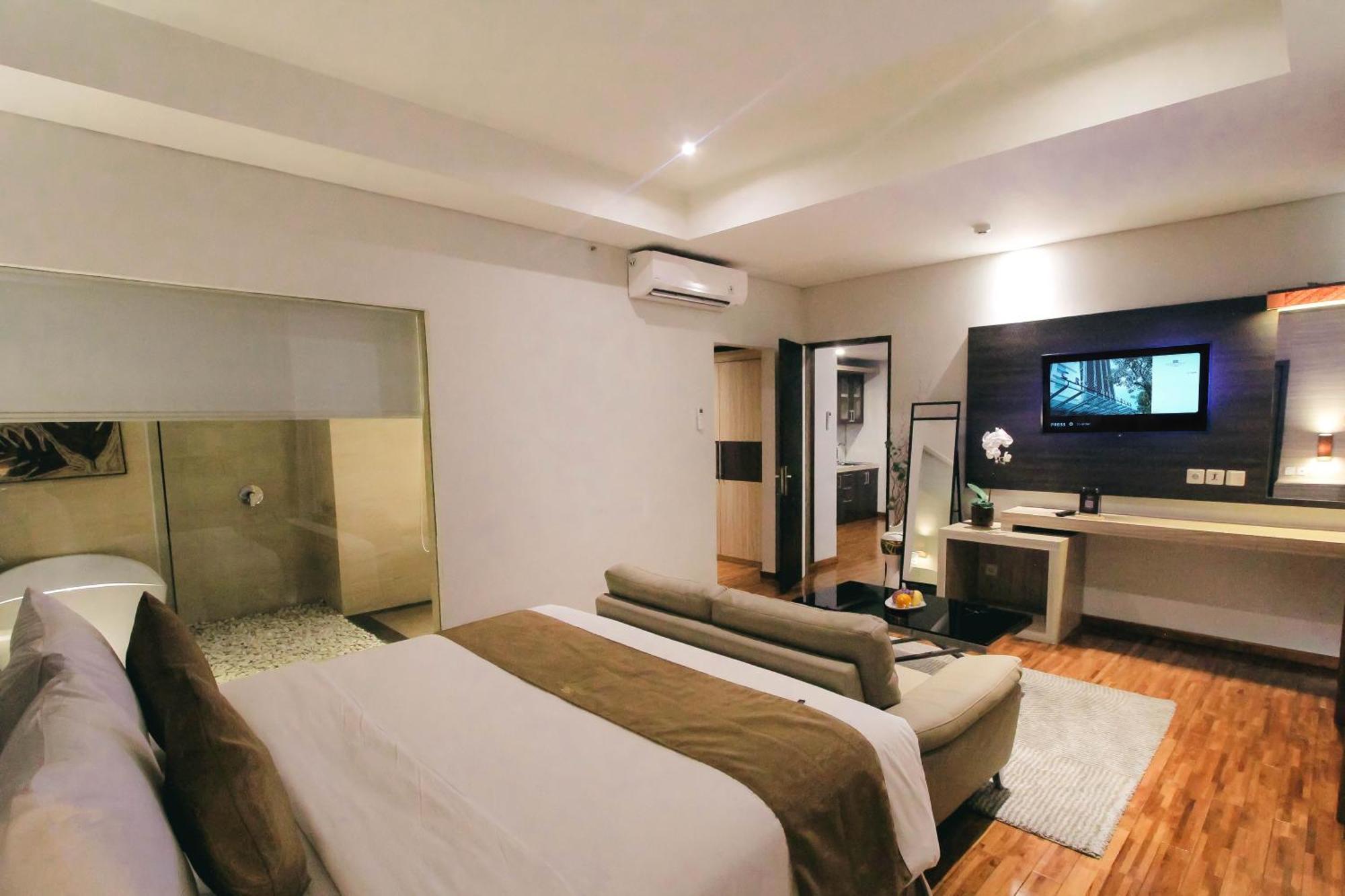 Crystal Lotus Hotel Yogyakarta Melati Exterior foto