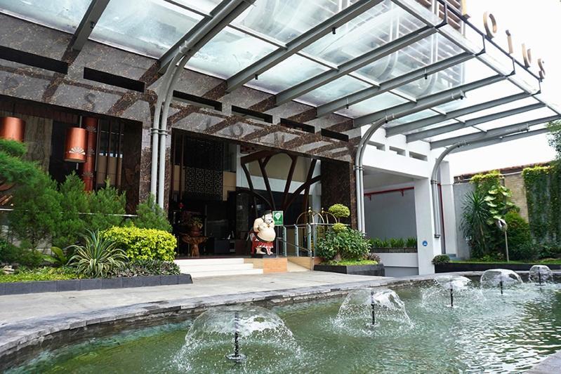 Crystal Lotus Hotel Yogyakarta Melati Exterior foto