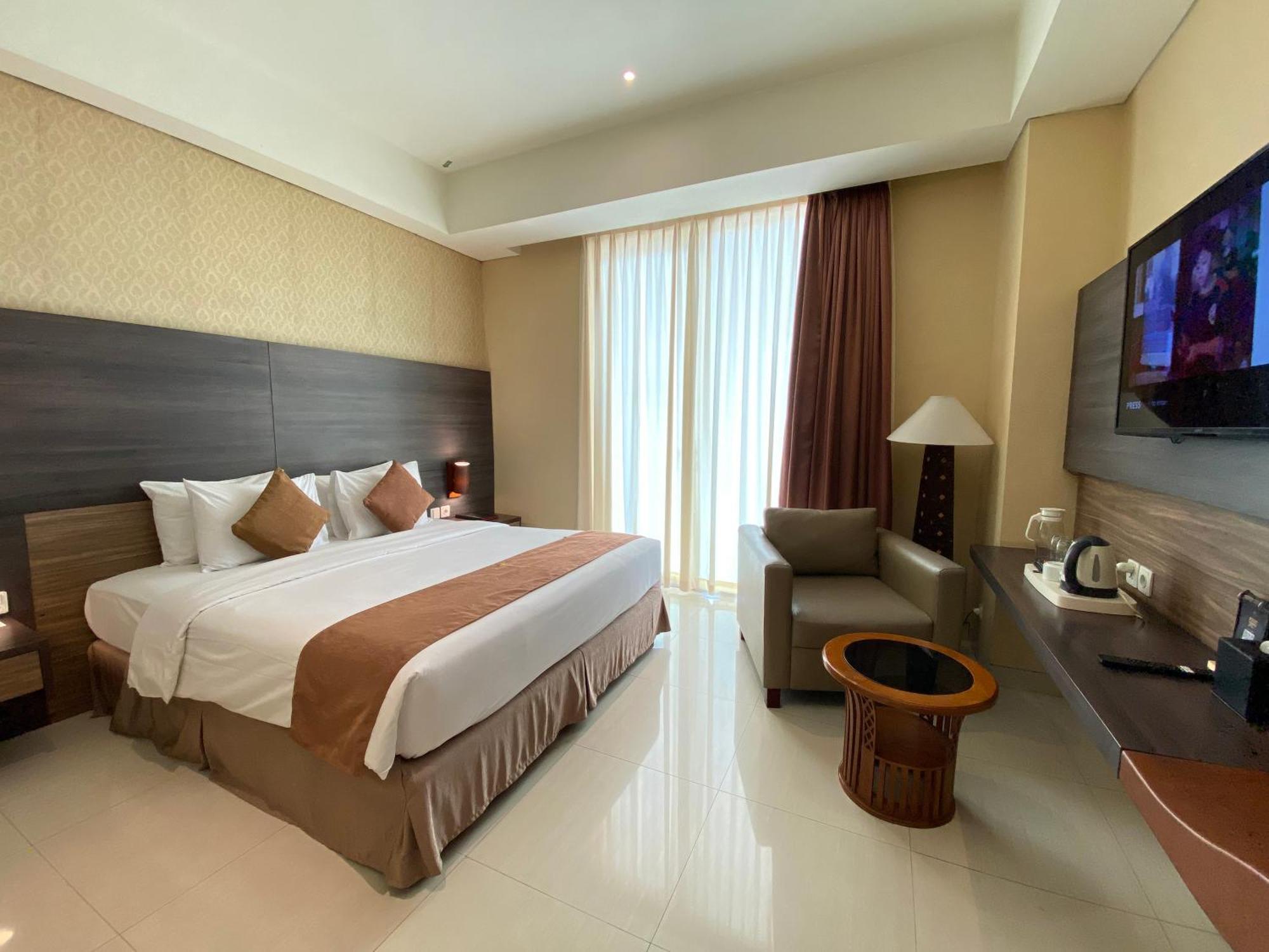 Crystal Lotus Hotel Yogyakarta Melati Exterior foto